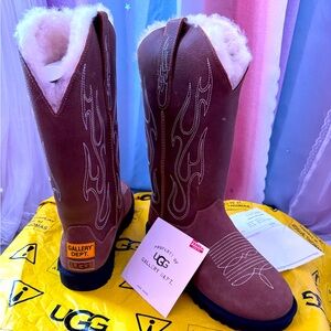 UGG Gallery Dept Stitched Boot.. Brand New